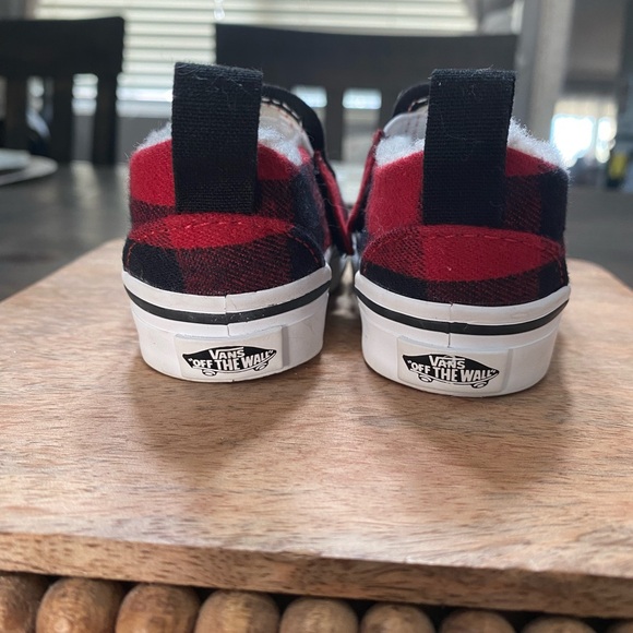 Vans Red and Black Kids Slip-On Sneakers - Picture 7 of 16